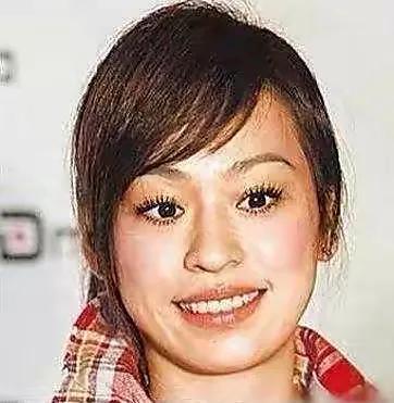 40岁王心凌再次走红，人红是非多，早年整容照被扒出