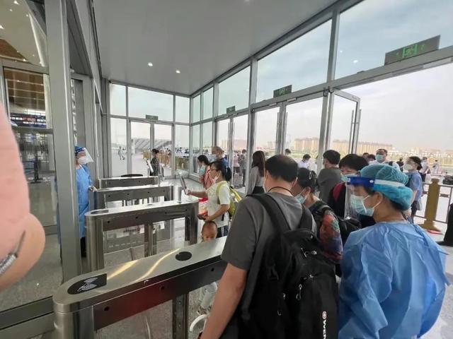 30人的大巴车包车价格，20人大巴车包车价格表（怎么评价濮阳郑州的大巴降到30元）