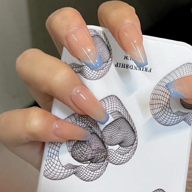 夏天做指甲什么颜色显手白，适合夏天美甲颜色显白（不挑甲型，显白显手细）