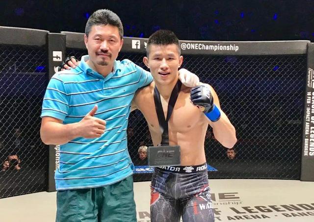 李成钟one，李成钟在infinite成员中和谁的关系最好（2分钟KO韩国战神金裁雄）