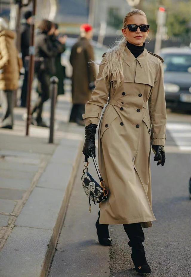 卡其色风衣搭配，卡其色的风衣怎么搭配（帅气慵懒随便搭配都不出错）