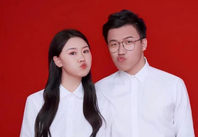 姓名测姻缘 测两个人有没有夫妻缘分，姓名测姻缘（90后夫妻的结婚证火了）