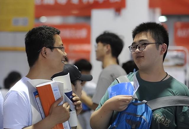 2022年世界大学排名完整名单，2022全球国际化大学榜单发布（2022世界一流大学排名再次更新）