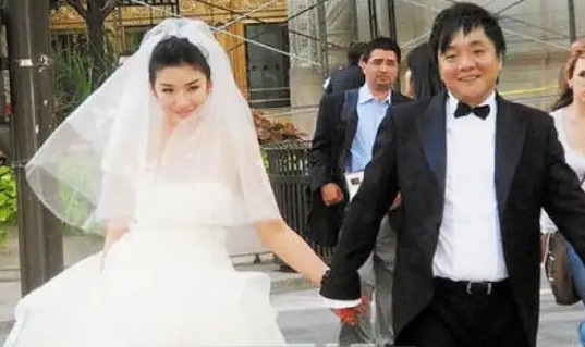 霍思燕和黄奕关系好不好，手撕黄奕傍上华谊老总