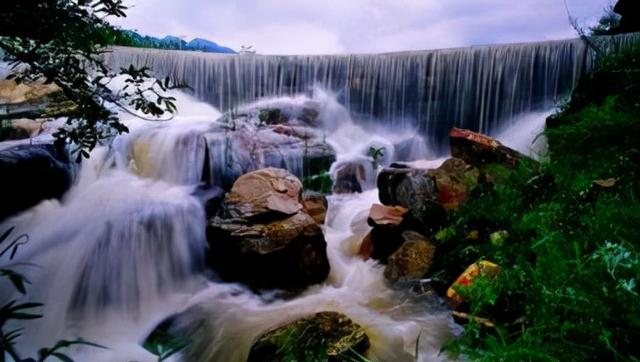 山东临沂旅游攻略好玩景点推荐，山东临沂哪里好玩的景点推荐（分为五个游览区和两个戏耍区）