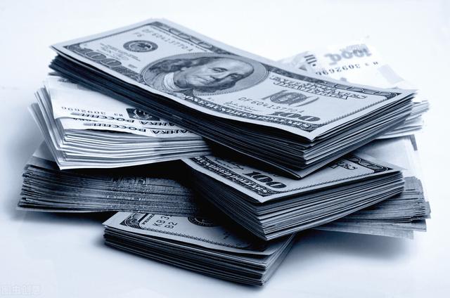 个人如何兑换美元，个人可以随意兑换美元吗（等人民币贬值时再兑换回来）