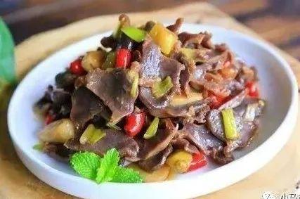 川味红烧肥肠怎么做，川味红烧肥肠的家常做法大全（这些做法值得大家参考）