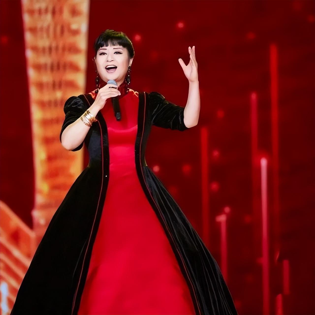 殷秀梅:再婚嫁洋丈夫,没有宝宝有遗憾