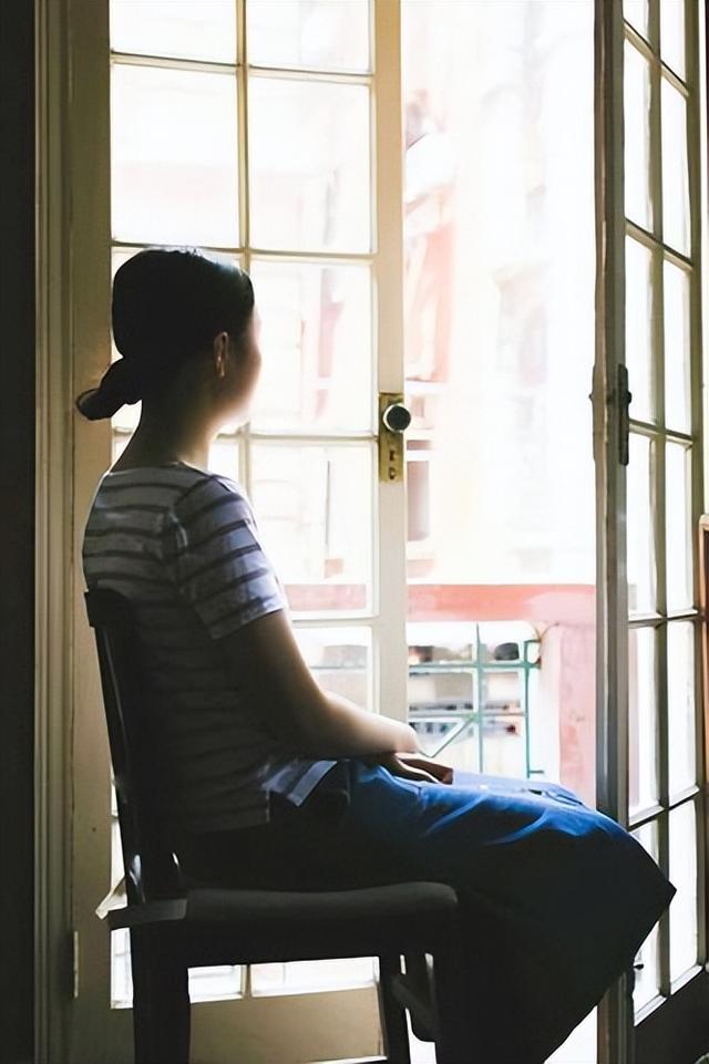 留爱给最想爱的人，留爱给最想爱的人的句子（没有人会原地等待）