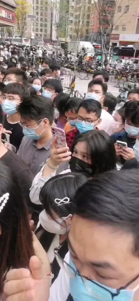 平平淡淡简单的幸福，平平淡淡简单的幸福是什么歌（忙忙碌碌地活着）