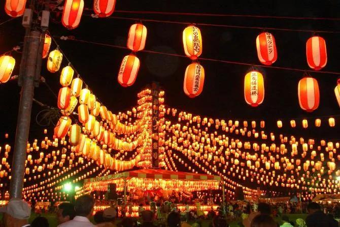 七月十五是什么节日，七月十五有什么风俗（但为何又叫“盂兰盆节”）