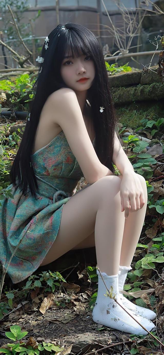 女生和女生之间暧昧的表现，女生想和你暧昧的表现（和女生怎么样聊天才能算是暧昧呢）