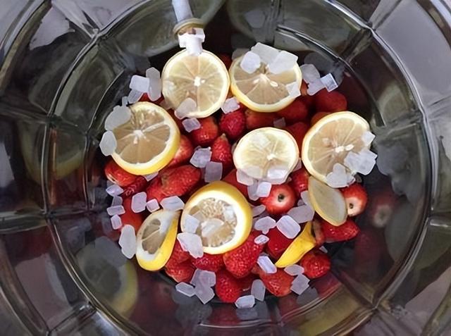 自己在家怎么酿造白酒，酿造白酒工艺流程（了解下自酿酒这些危害和注意事项能帮助你）