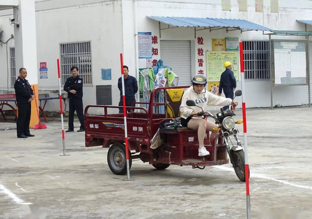 考电动摩托车驾驶证多少钱，考电摩驾驶证多少钱（电动车、三轮车驾照怎么考）