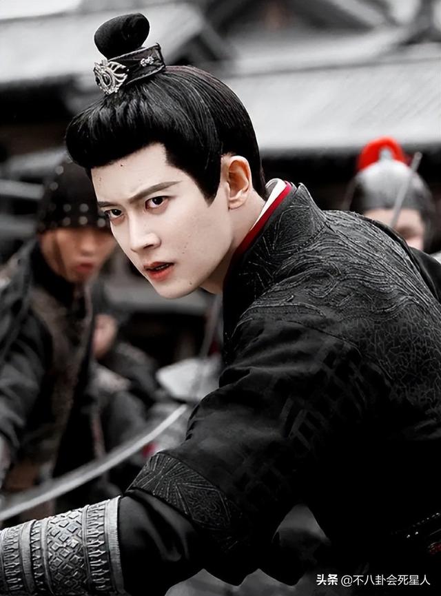 中国男明星排行榜，男明星排行榜2022投票（男明星排行榜）