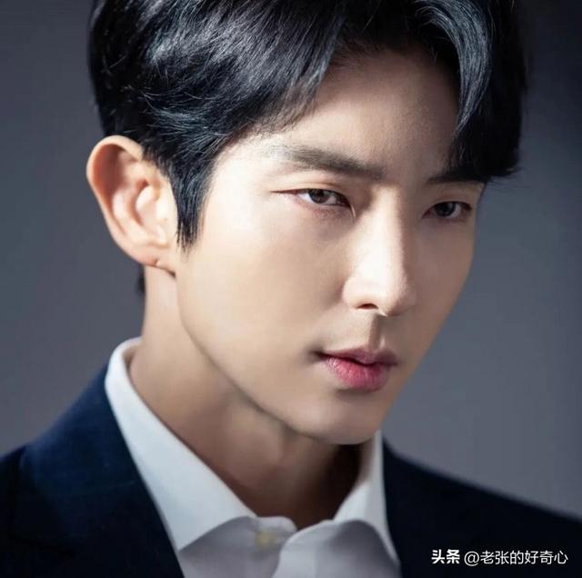 韩国著名男演员，韩国十大巅峰演技演员（国外网站评选的2023年韩流帅气男明星排行榜）