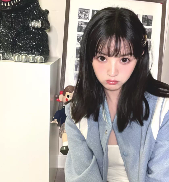 甜妹田曦薇，微信头像，甜妹田曦薇（迪丽热巴扛不住齐刘海）