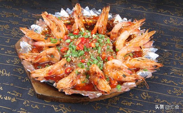 荔浦芋头怎么做好吃，广西荔浦芋头怎么做好吃（荔浦芋头蒸腊肉、蒜蓉粉丝开背虾、鸡汁娃娃菜）