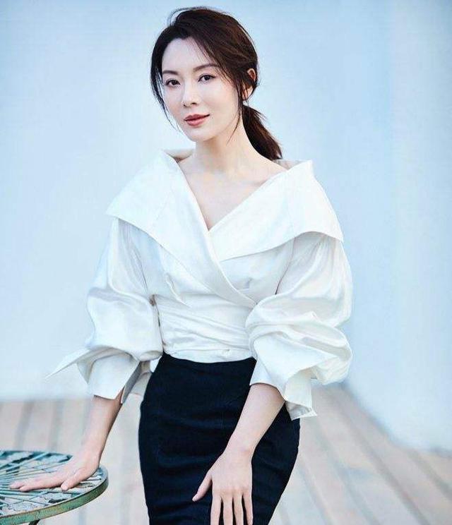 陈数：惨遭前夫劈腿，二婚钢琴家赵胤胤，为了继子决定不生孩子