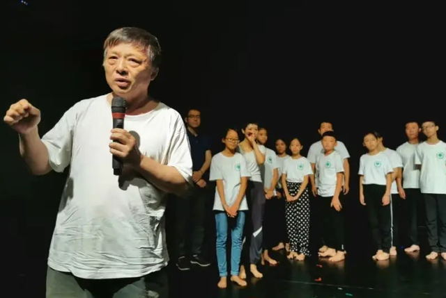 男人偷偷亲你是什意思，男的偷偷亲你（68岁老戏骨被告骚扰女性）