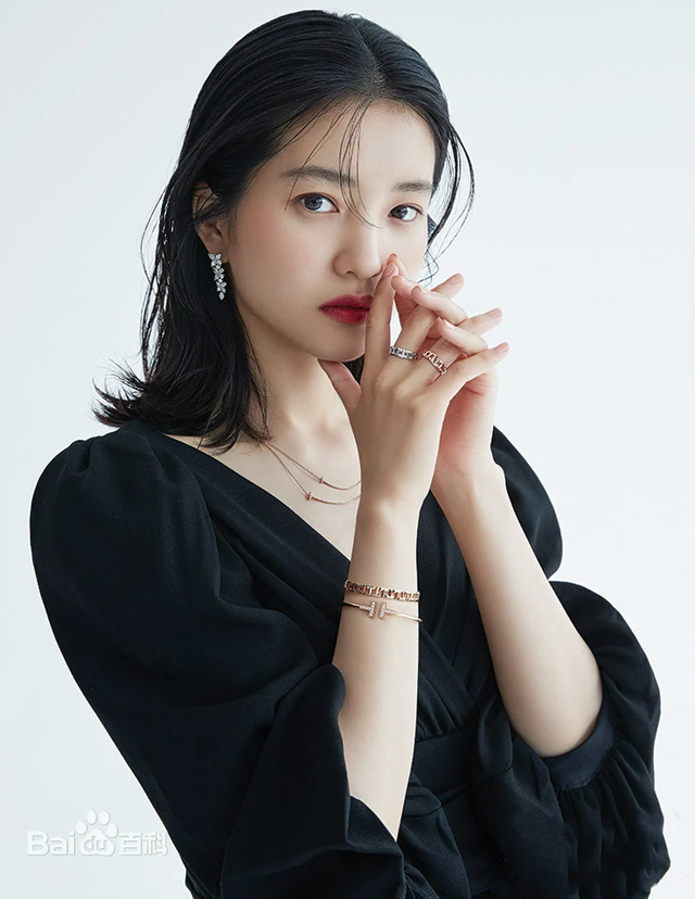 十大上升势头很猛的韩国美女！雪肤玉貌太性感艳丽
