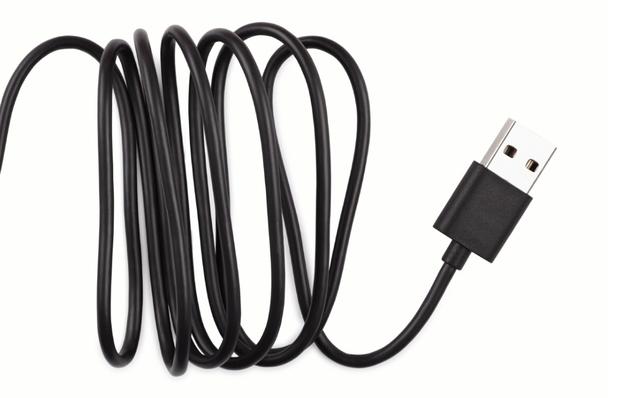 aux接口怎么用，车载aux模式怎么调（车载音频AUX与USB输入的较量）