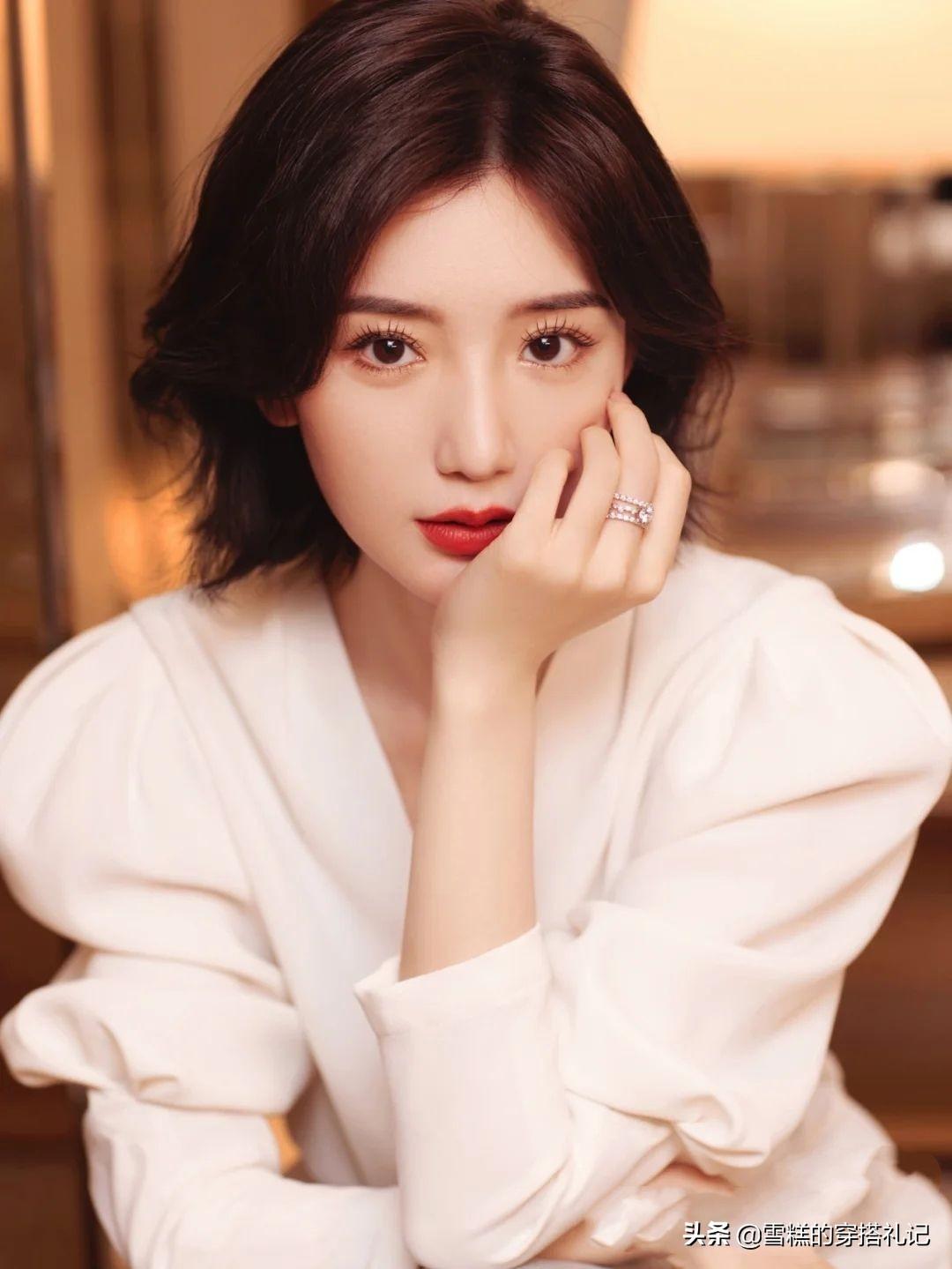 齐刘海齐肩发型(40岁发型女气质中长发) - 贝贝号