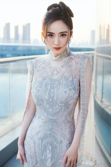 杨幂 绯闻女孩，她跟这些男明星都有过暧昧行为（\