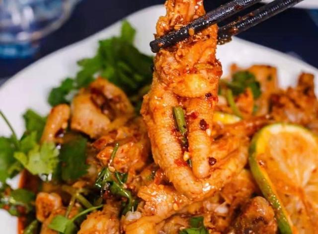 都说这12道美食最能代表云南，您同意吗？最后一道外地人不敢尝试