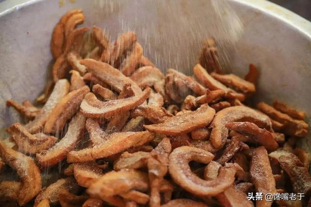 脆哨（脆哨怎么吃），到底哪里的猪油渣最好吃（问一下脆哨怎么做）