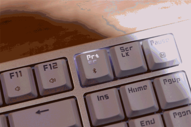 电脑全屏截图按什么键，电脑全屏截图快捷键是什么（给电脑全屏截图还在到处找软件）