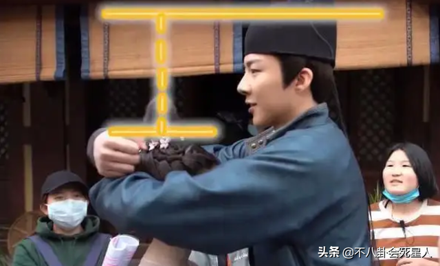 李维嘉身高，何炅和李维嘉的身高是多少（穿高跷、垫木板、踩箱子）