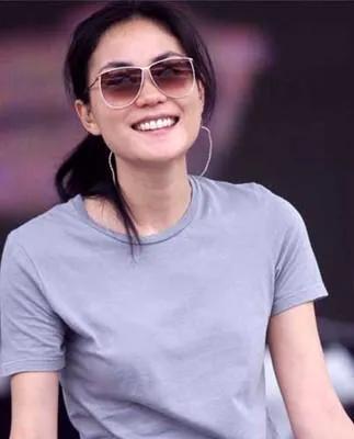 窦唯前妻高原现状，窦唯第二任妻子高原出生于（却与窦唯不到两年就离婚）