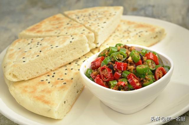 担担面的做法，担担面怎么做好吃（“死面饼子”怎样做才能软而不硬）