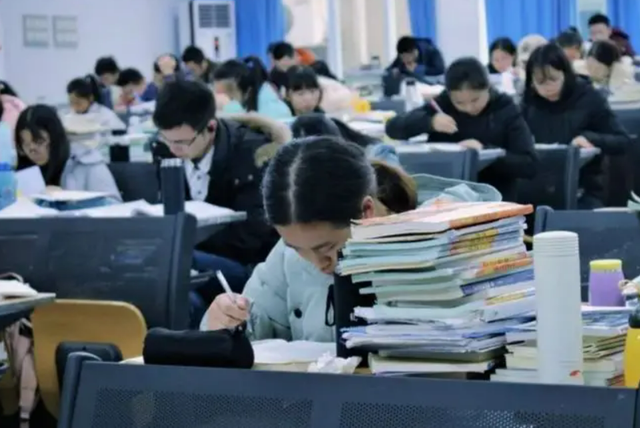 专科考研和本科考研有什么区别，大专考研和本科考研的区别有哪些（“本科”和“硕士”的差距）