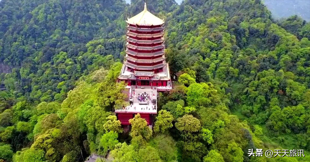 四川青城山旅行指南，青城山的前山和后山哪个值得去