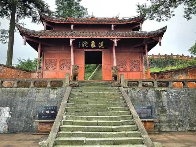 峨眉山风景区图片，峨眉山风景图片（峨眉山的景点有哪些）