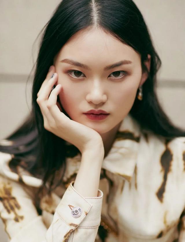 单眼皮化妆技巧，单眼皮怎么化妆双眼皮（单眼皮、肿泡眼千万不要这么化眼妆）