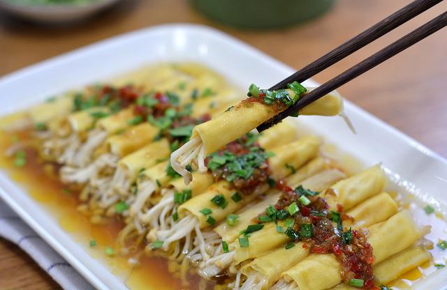 蒸金针菇，蒸金针菇要焯水吗（这道清蒸金针菇清香脆嫩）