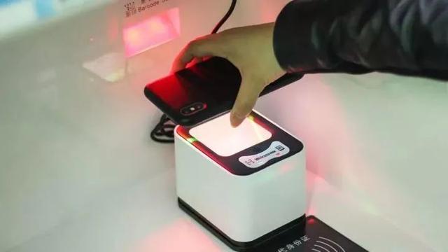 身份证拍照有什么要求，拍身份证照有什么要求（央媒官宣，身份证要大升级了）