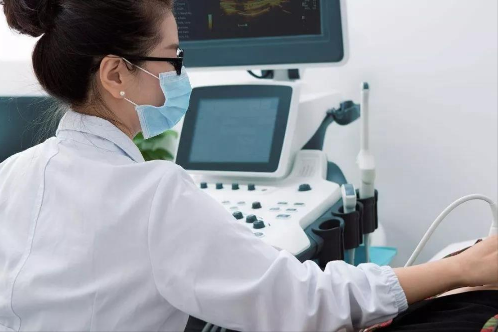 子宫探针检查多少钱(裤子脱了腿张开)