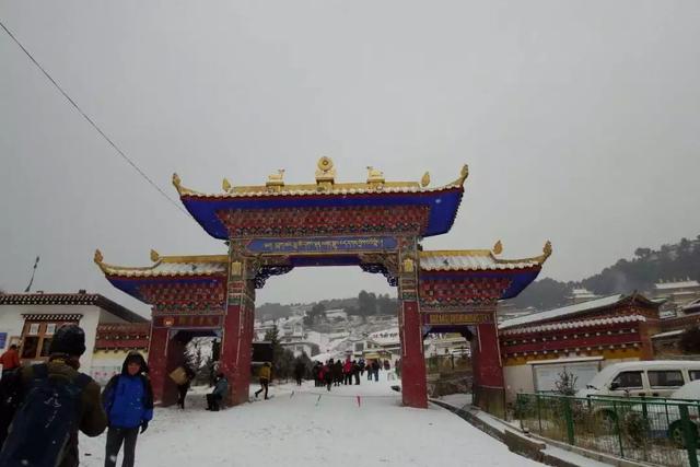 拉卜楞寺晒佛节，打卡甘南拉卜楞寺（正月晒佛节郎木寺摄影游记+攻略）