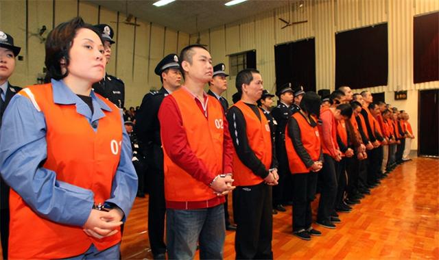 重庆黑老大谢才萍，石艳萍案（重庆“黑帮教母”谢才萍）