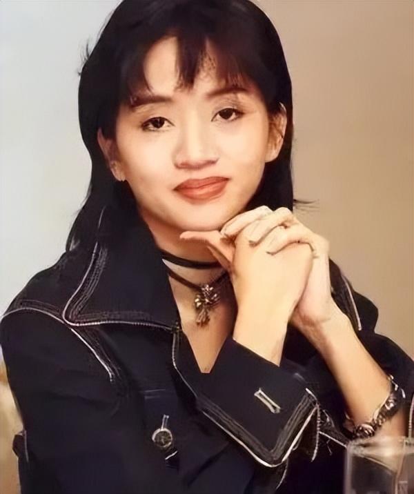 经典粤语歌曲老歌，50首经典粤语歌曲（十首80年代经典粤语金曲）