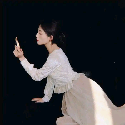 比较伤感女生头像微信，比较伤感女生头像（伤感头像女生2021最新的）