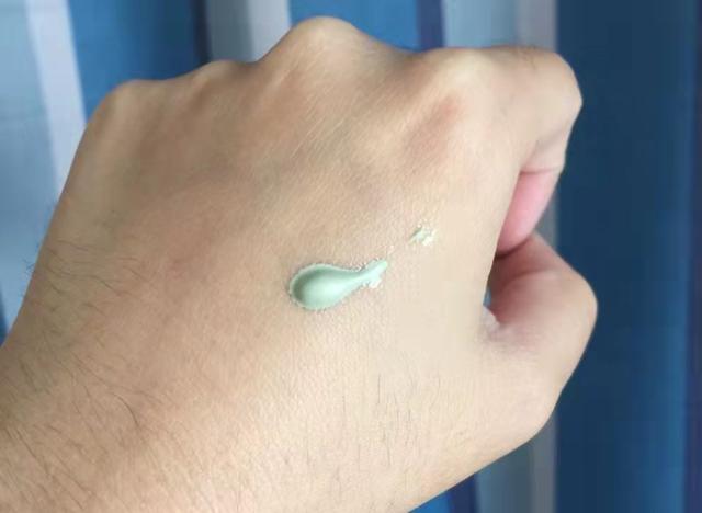 染什么颜色能盖住红色，黑棕色头发图片效果（教你一招，轻松打造呼吸感底妆）