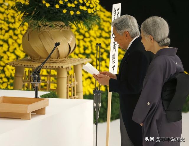 日本天皇是什么职位，日本天皇指的是谁（日本的天皇和首相有什么区别）