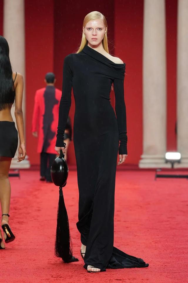 element是什么牌子，ELEMENT是啥牌子的电视（95岁的FERRAGAMO）