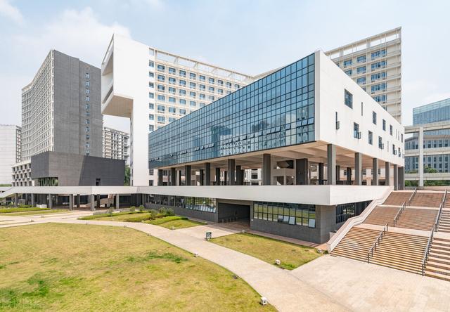 广东省高校排名，广东省18所高校排名（2023广东省高校排名公布）