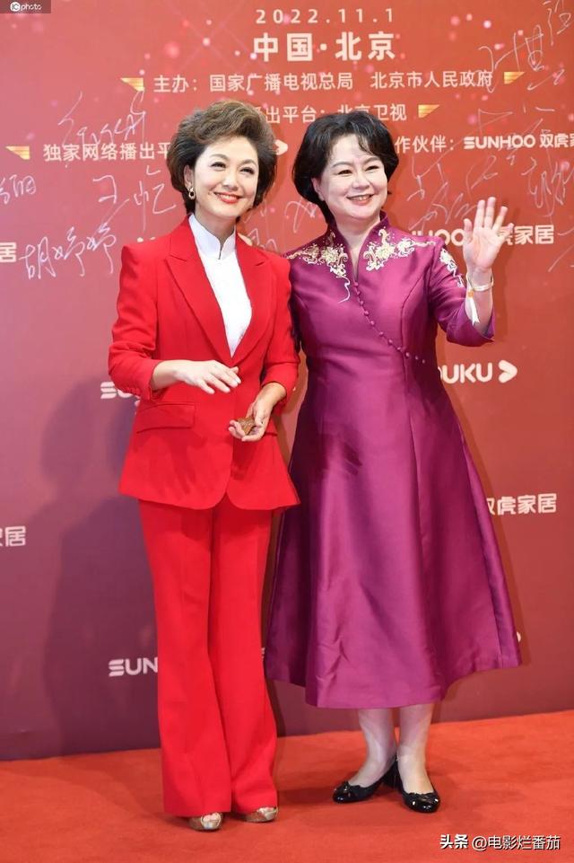 一打扮就惊艳的女生，什么人是一打扮起来就很惊艳的（热依扎黑寡妇造型揽大奖）